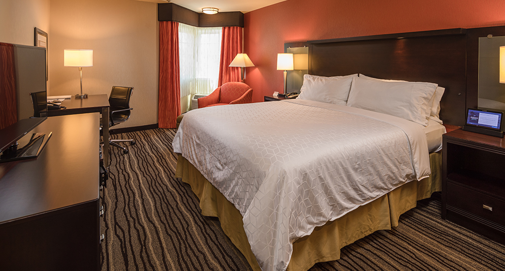 OUR STANDARD KING IS AN IDEAL CHOICE FOR YOUR STAY